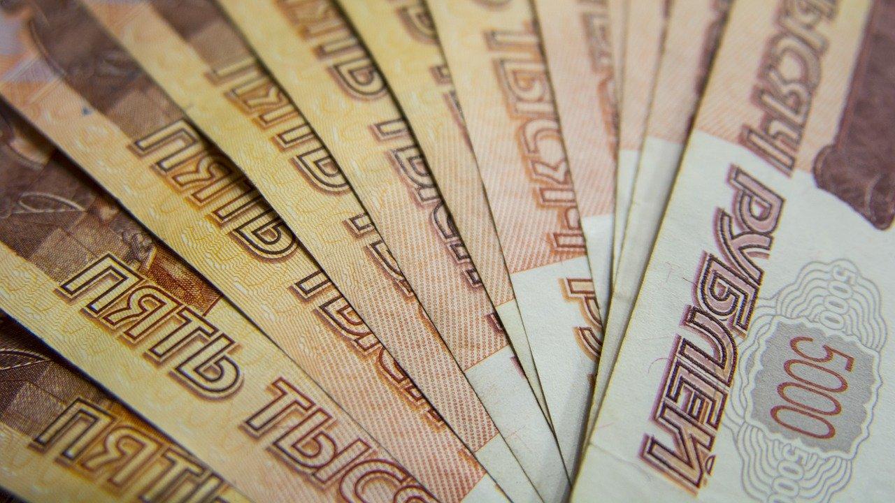 Иркутянин выплатил долг в полтора миллиона рублей, чтобы выехать за границу по работе
