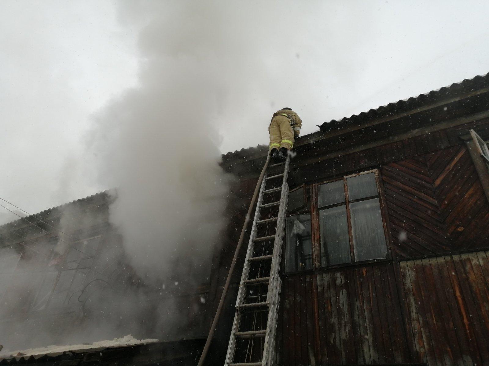 Огонь уничтожил 159 кв.м. площади общежития педколледжа в Бохане