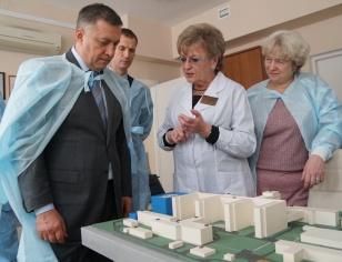 Врио губернатора Игорь Кобзев посетил Областной перинатальный центр