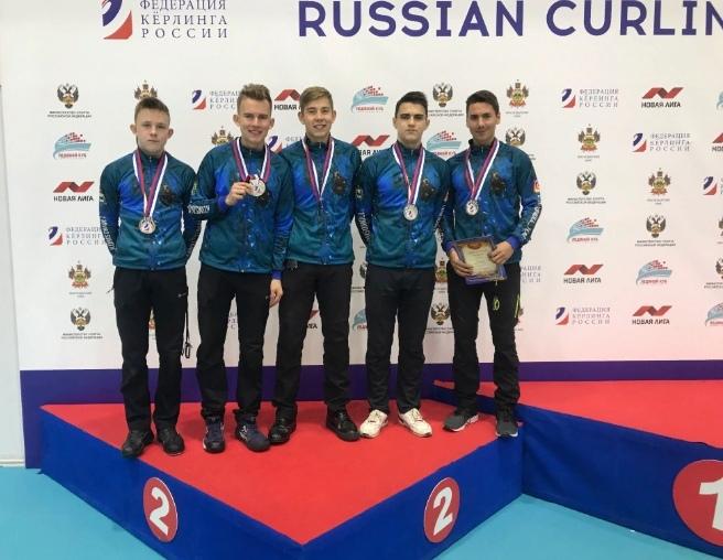 Второе место на кубке России завоевала команда по кёрлингу из Иркутска