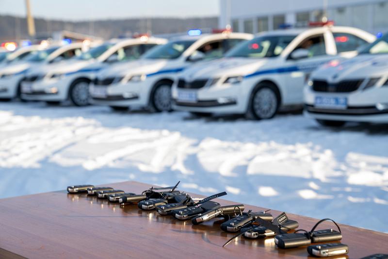 156 служебных автомобилей поступили в иркутскую полицию. Фото и видео
