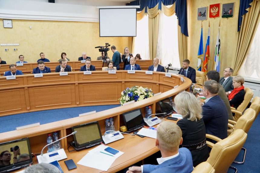 Дума Иркутска утвердила поправки в Устав о новом порядке избрания мэра города