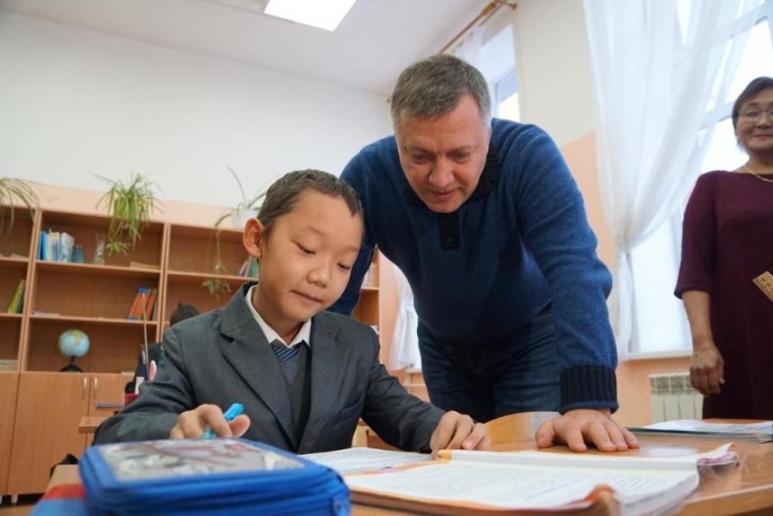 Капитальный ремонт школы №2 в поселке Усть-Ордынский завершат к августу