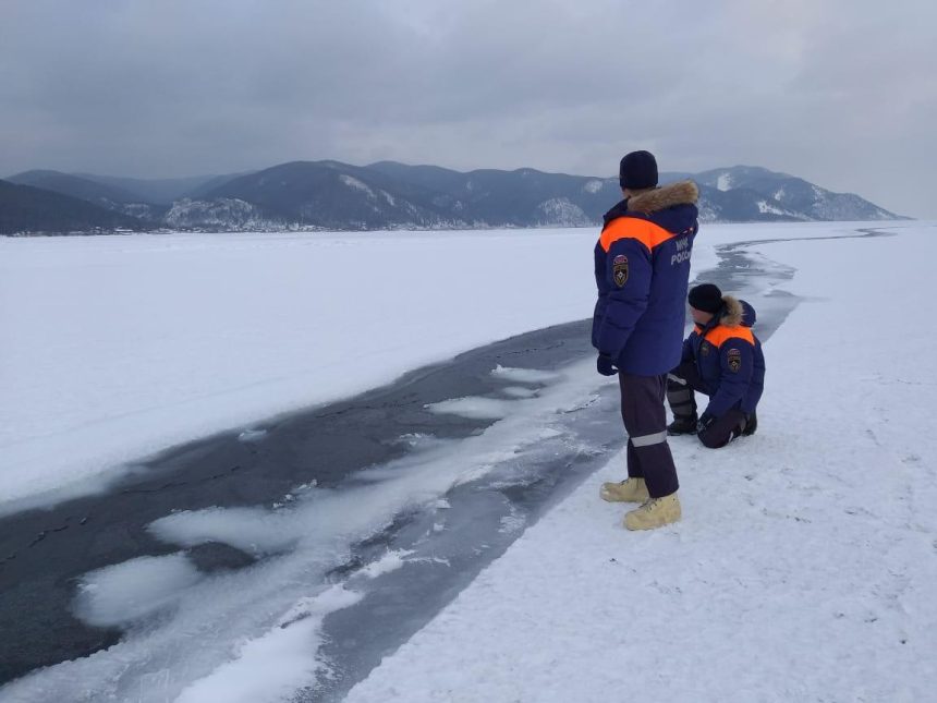 Лед на Байкале на конец января 2020 года значительно тоньше, чем обычно в это время года