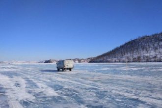 Ледовую переправу начали оборудовать на остров Ольхон