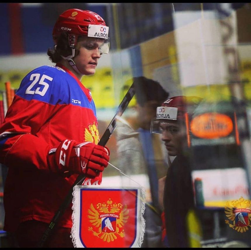 Молодежная сборная России завоевала серебро на чемпионате мира по хоккею