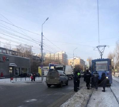 Полиция начала доследственную проверку по факту гибели пенсионерки, попавшей под трамвай в Иркутске