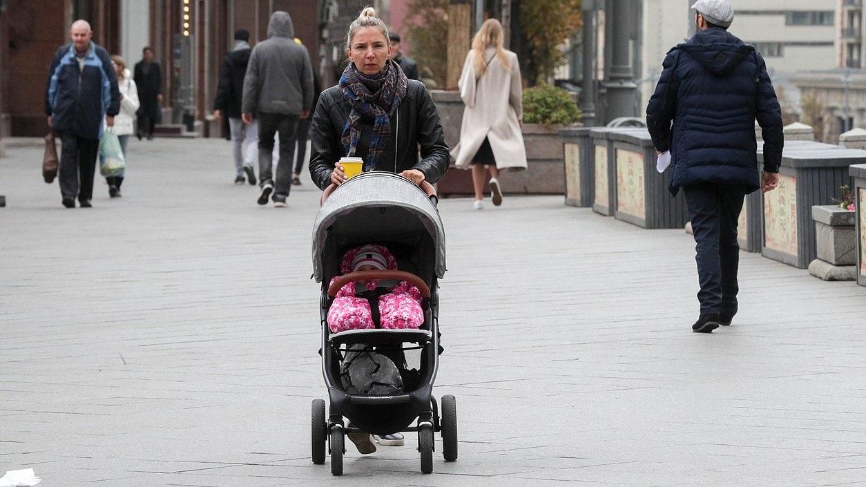 Суммы некоторых социальных выплат для семей подняли в России с 2020 года