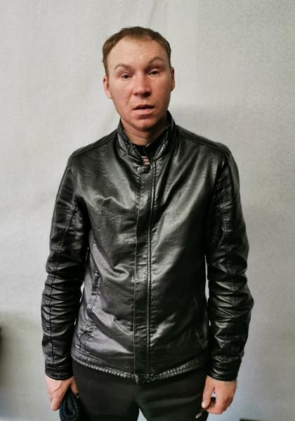 В Иркутске мужчина вызвался помочь пенсионерке и ограбил её