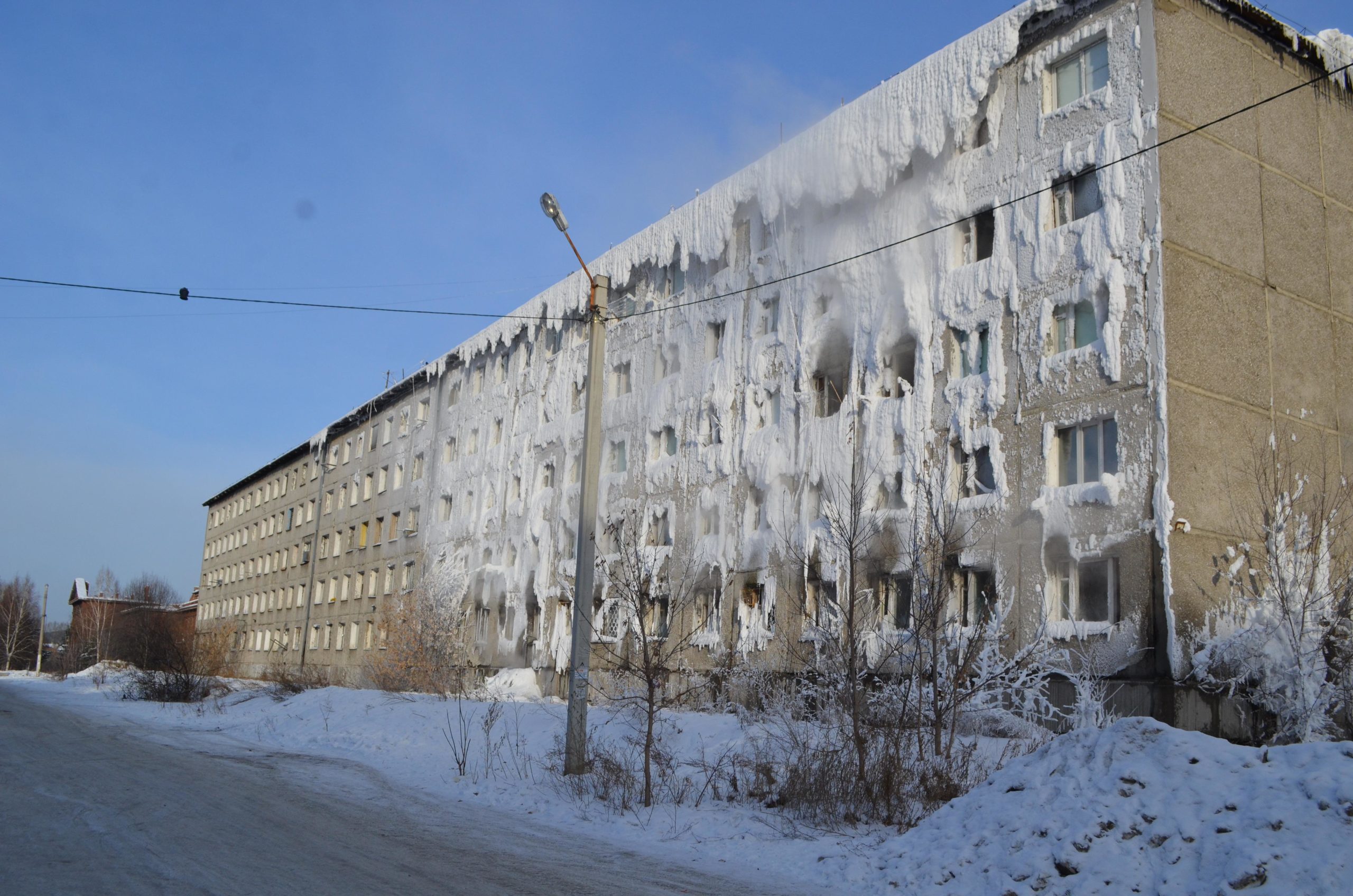 Замок Снежной королевы на территории ИВВАИУ. Фоторепортаж — Иркутск Сегодня