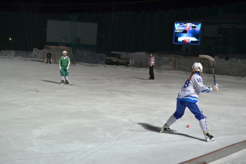 Иркутская команда "Рекорд" победила в чемпионате России по хоккею с мячом среди женщин