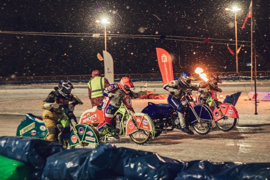Иркутянин победил на всероссийских соревнованиях по мотогонкам на льду