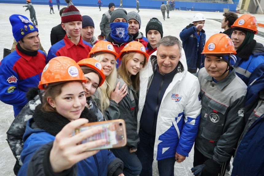 На чемпионате мира по хоккею с мячом будет работать более 100 волонтеров
