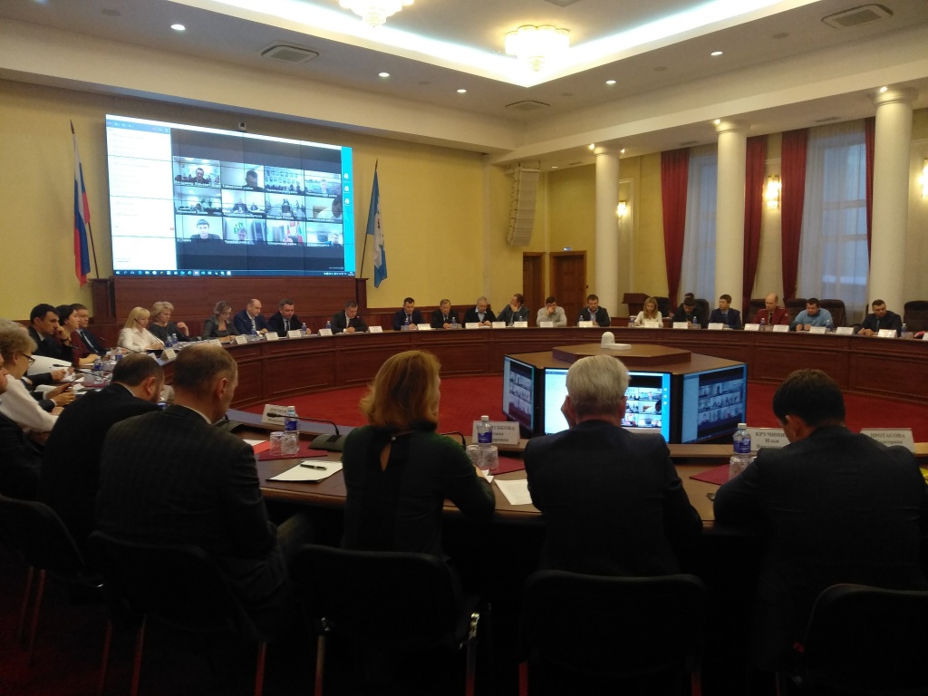 Половину пути прошла колонна тяжелой техники для работы в селе Алыгджер Нижнеудинского района