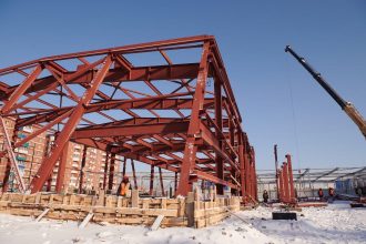 Спортобъекты на улице Баумана и в Пади Долгой в Иркутске продолжают строить