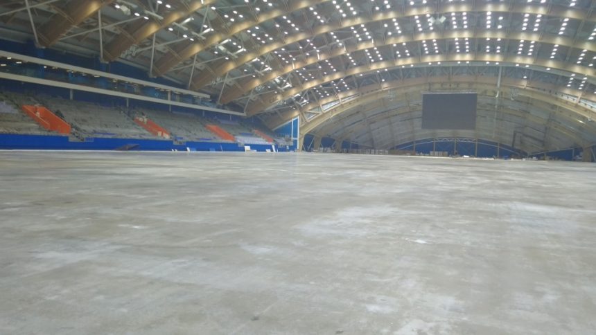 Центр по хоккею с мячом в Иркутске готов на 95 процентов