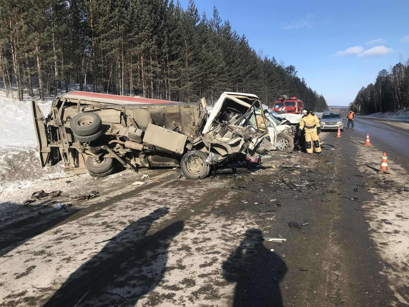 Два человека пострадали в ДТП с молоковозом в Заларинском районе