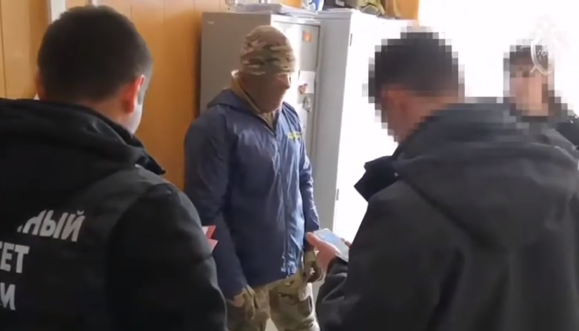 Двоих судебных приставов задержали в Иркутской области