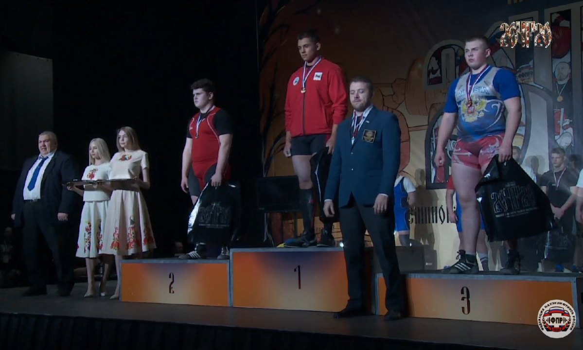 Иркутяне выиграли три медали на чемпионате и первенстве России по пауэрлифтингу