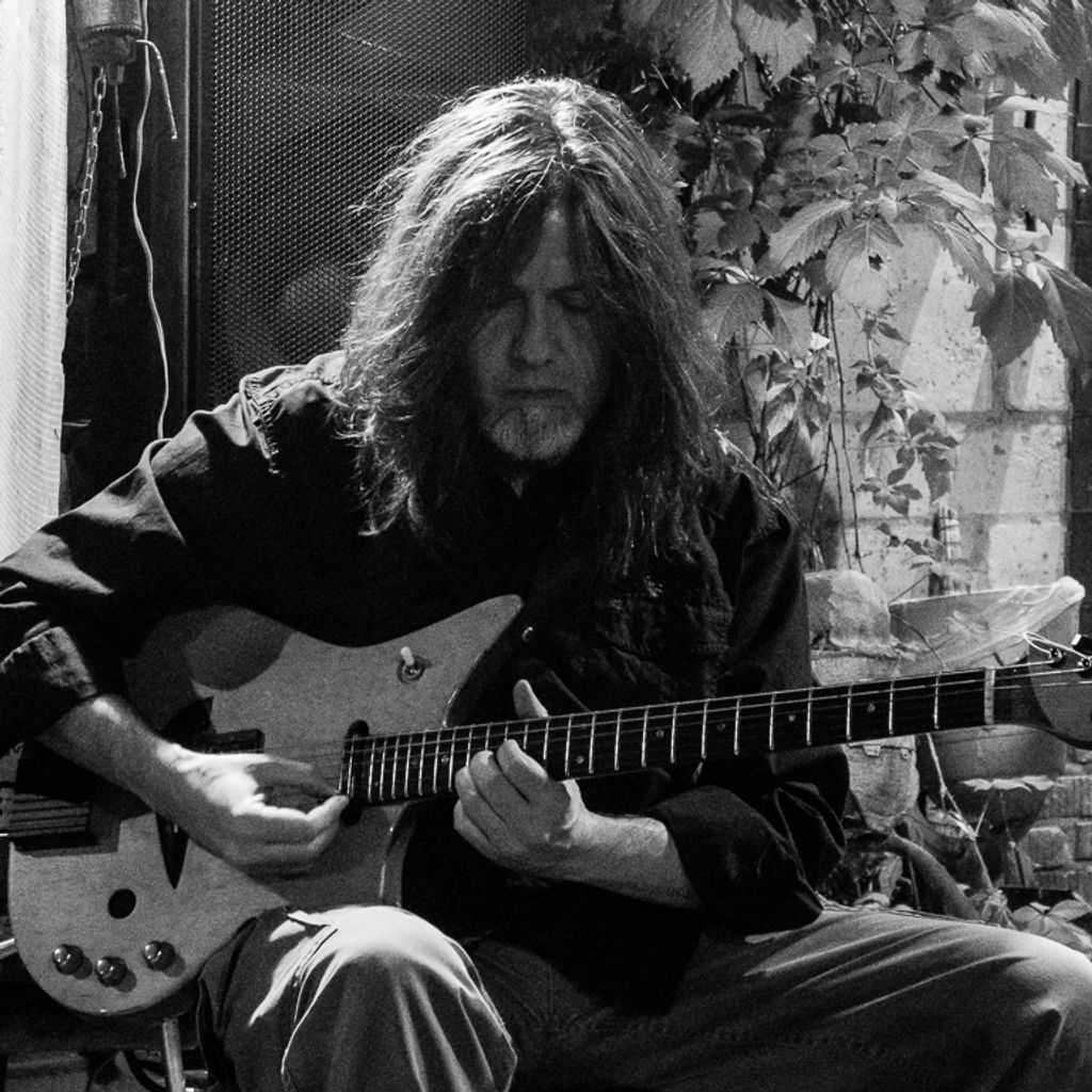 Испанский гитарист и композитор Анхель Онтальва выступит с концертом «Shaman Rock» в Иркутском планетарии