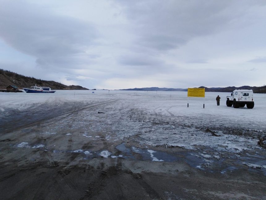 Из 56 ледовых переправ в Приангарье 14 уже закрыты