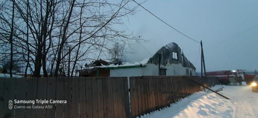 Пять человек погибли на пожаре в жилом доме в Казачинско-Ленском районе