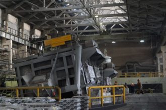"РУСАЛ" переводит сотрудников на удаленную работу из-за коронавируса