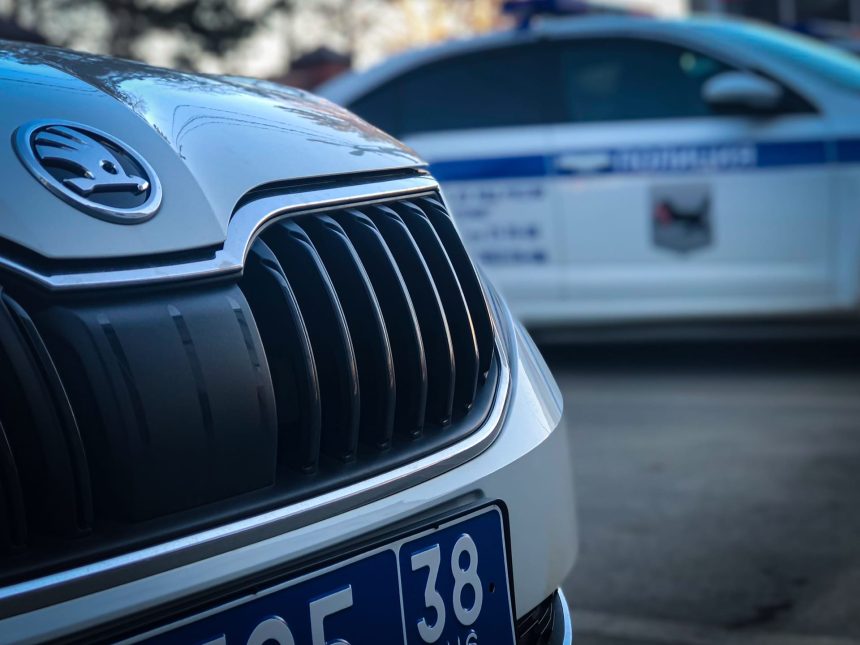 Две иномарки столкнулись в Иркутском районе на 12 км Александровского тракта