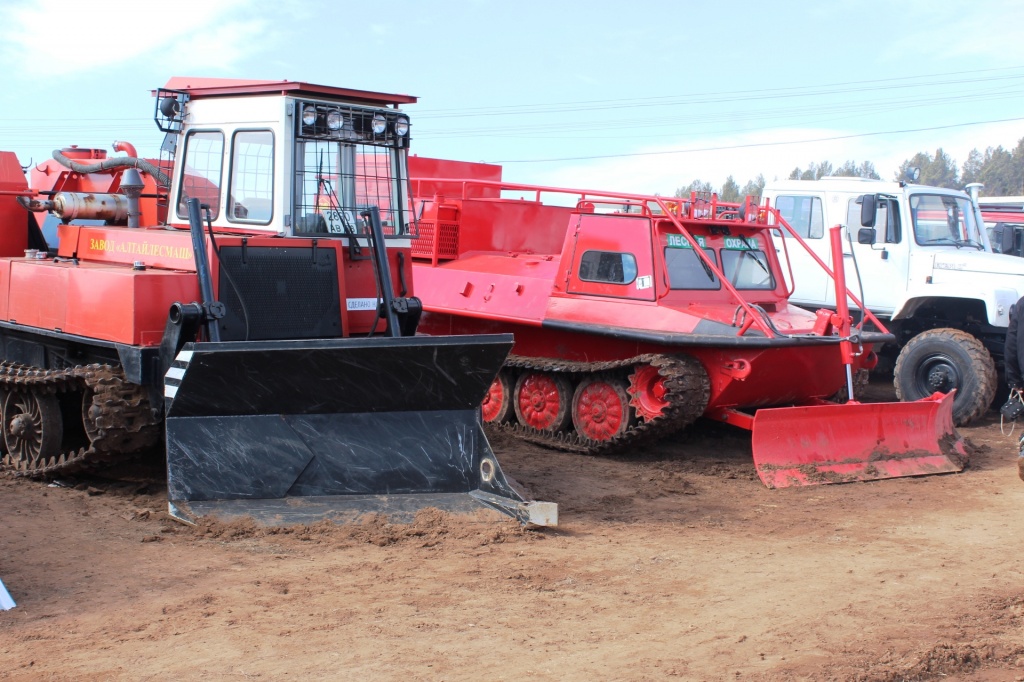Лесопожарная техника начала поступать в Иркутскую область