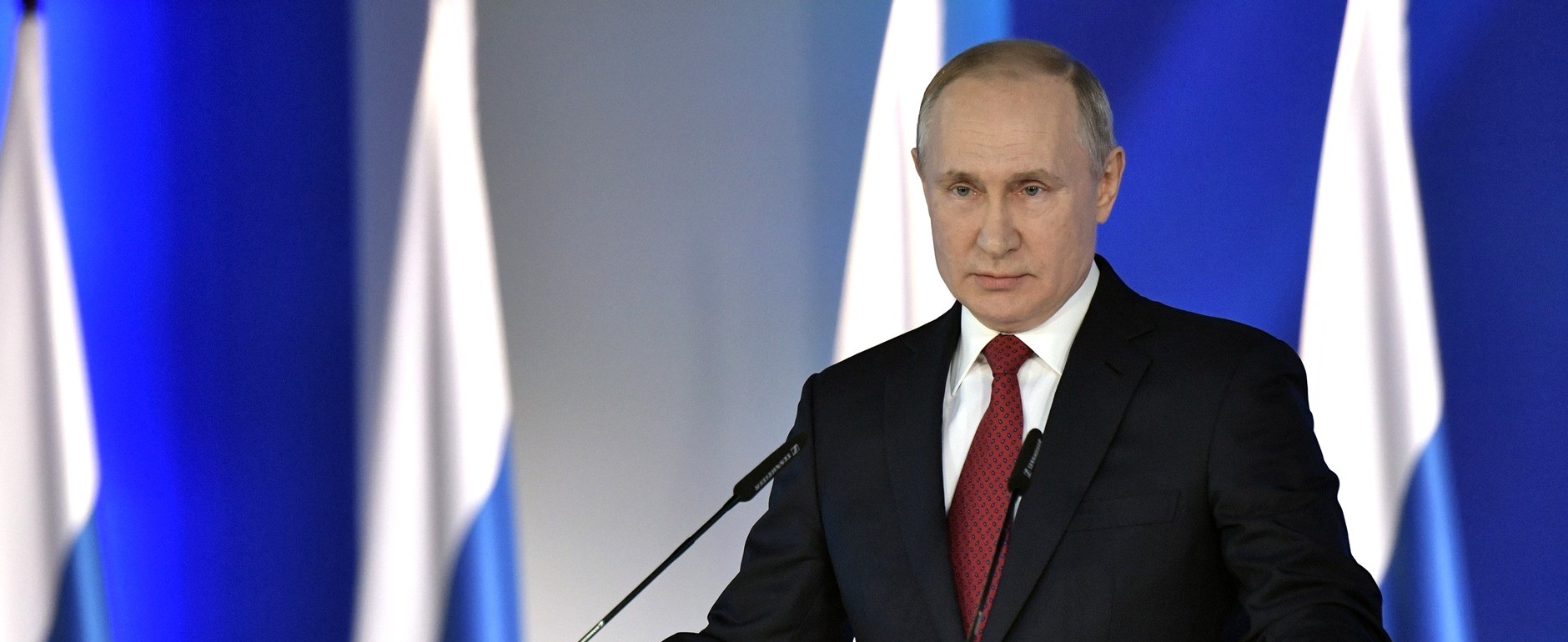 Путин объявил дни между праздниками в мае нерабочими