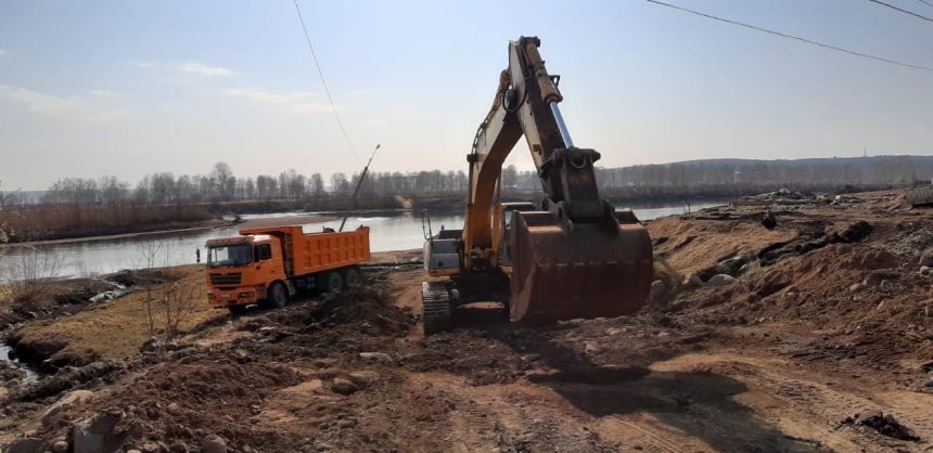 Строительство временных дамб в Тулуне, Нижнеудинске и Алыгджере завершат к 15 мая