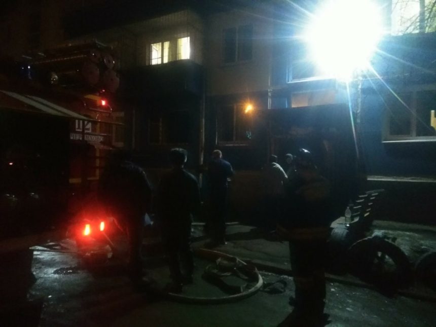 В Черемхово эвакуировали 40 человек во время пожара в многоэтажном доме