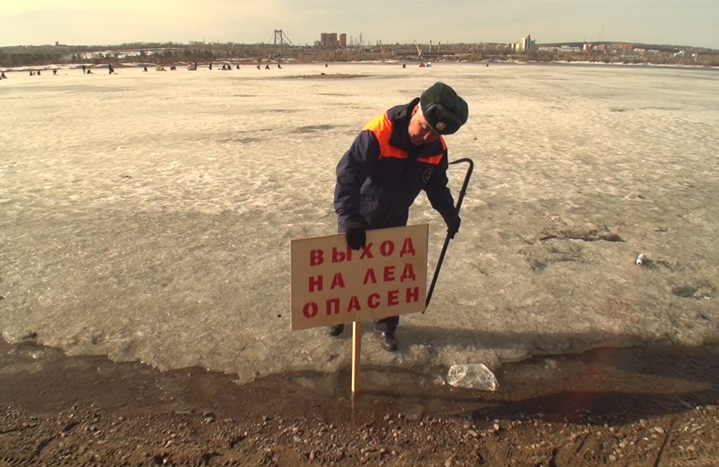 В эти выходные спасатели дежурят на потенциально опасных водных объектах Иркутской области