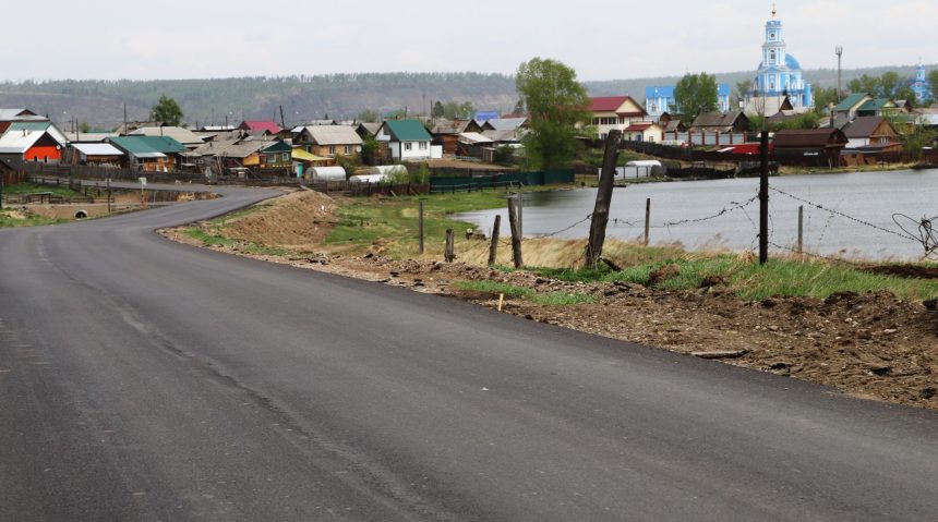 Автодорогу Тельма - Раздолье начали ремонтировать в Усольском районе