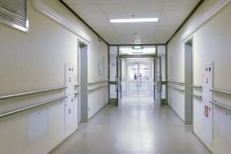 Число случаев заражения коронавирусом в России превысило 200 тысяч
