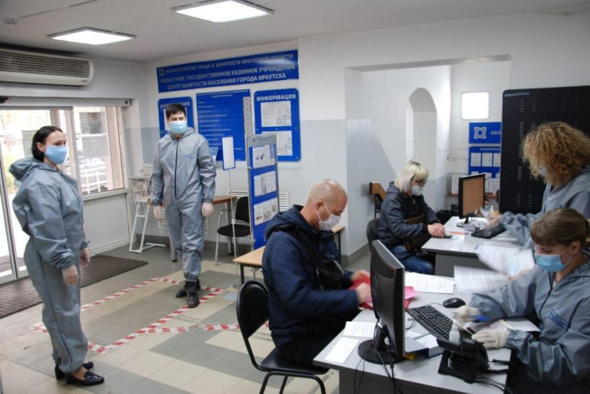 Первые обратившиеся в центры занятости в Иркутской области выйдут на общественные работы с 12 мая