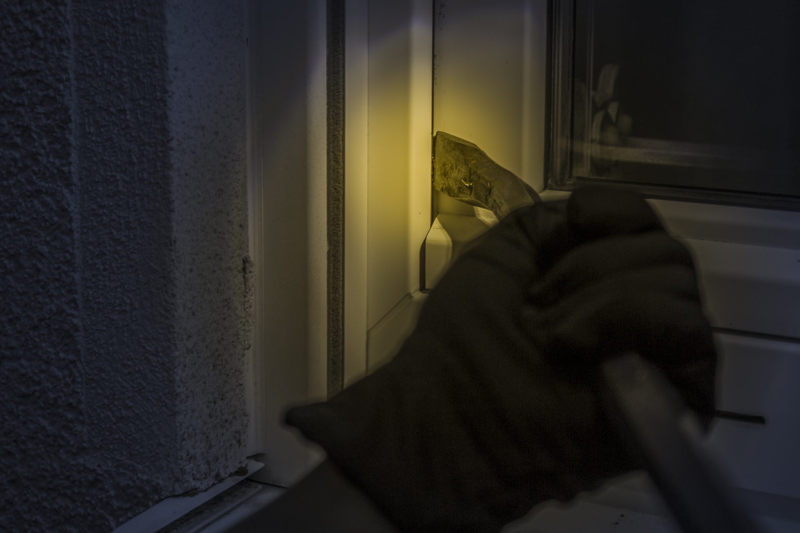 Полиция задержала воров, совершивших кражу в день Победы в Ангарске