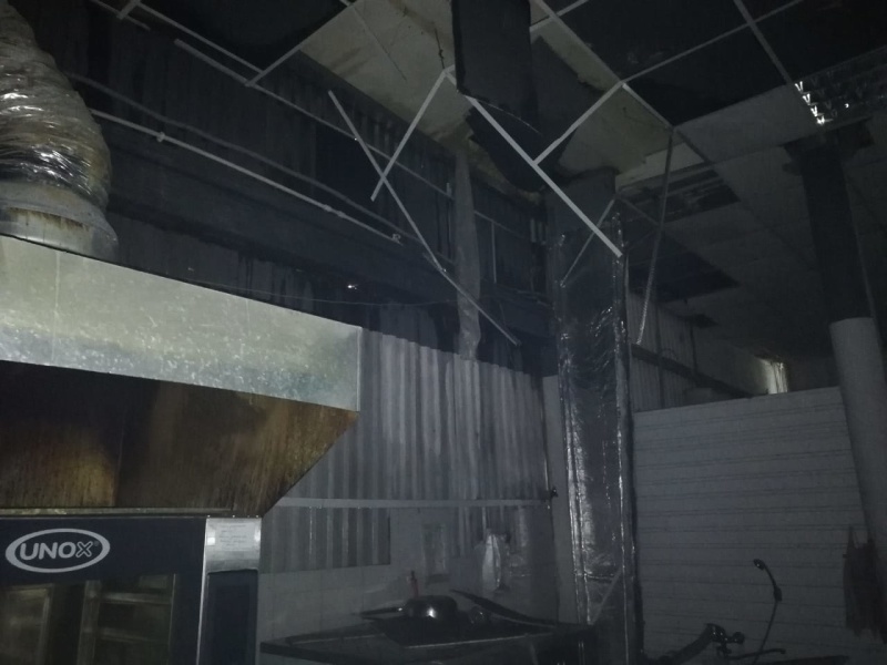 Пожар произошел в торговом центре в Тулуне