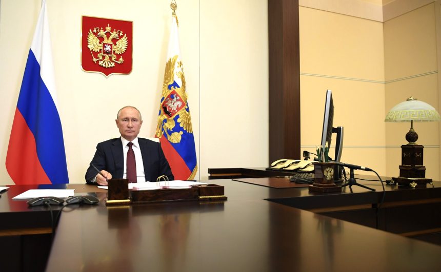 Путин заявил о необходимости ускорить темпы восстановления Иркутской области от паводков