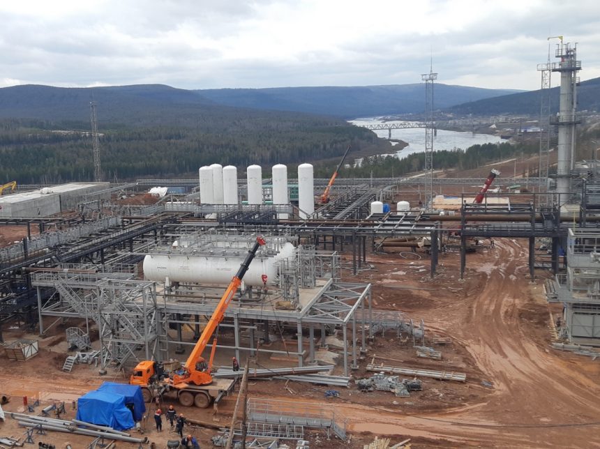 Строительство газофракционирующей установки продолжается в Усть-Куте