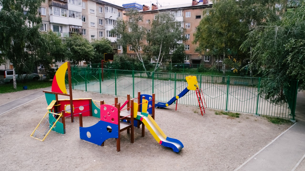 Три детских площадки установят в предместье Рабочее в этом году
