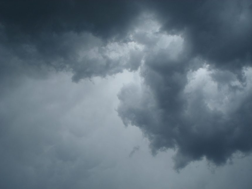 Усиление ветра с дождями и грозами ожидается в Приангарье 5 мая