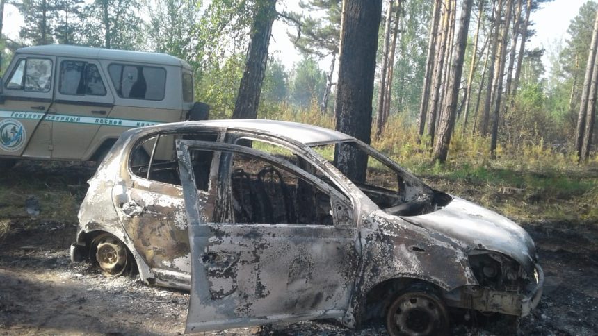 В Тулунском районе мужчина развел костер, спалил 2 га леса и собственный автомобиль