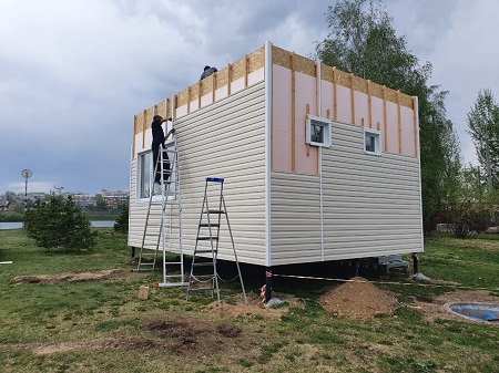 Водно-спасательный пост строят на острове Юность в Иркутске