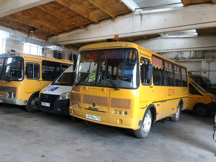 Для школьных автобусов в деревне Карлук приобретены теплые гаражи