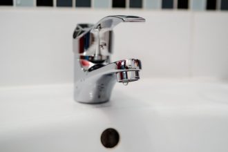 Горячую воду отключат в части Свердловского округа Иркутска на 11 дней