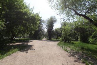 Пешеходный променад начали благоустраивать на бульваре Гагарина в Иркутске