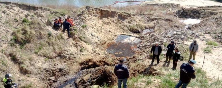 Прокуратура постановила устранить нефтяную линзу в Усольском районе, наносящую вред окружающей среде