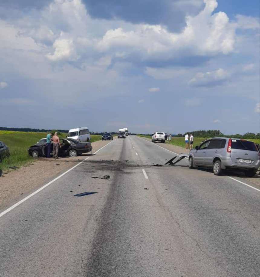 Водитель погиб и двое детей пострадали в ДТП на Качугском тракте