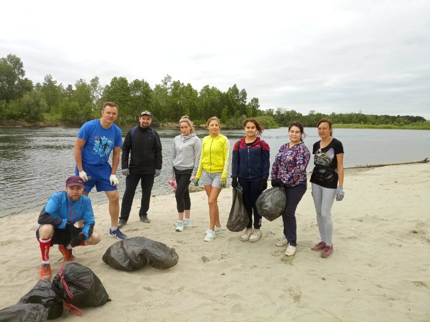 Волонтеры очистили 1,5 километра береговой линии Китоя во время экопробежки